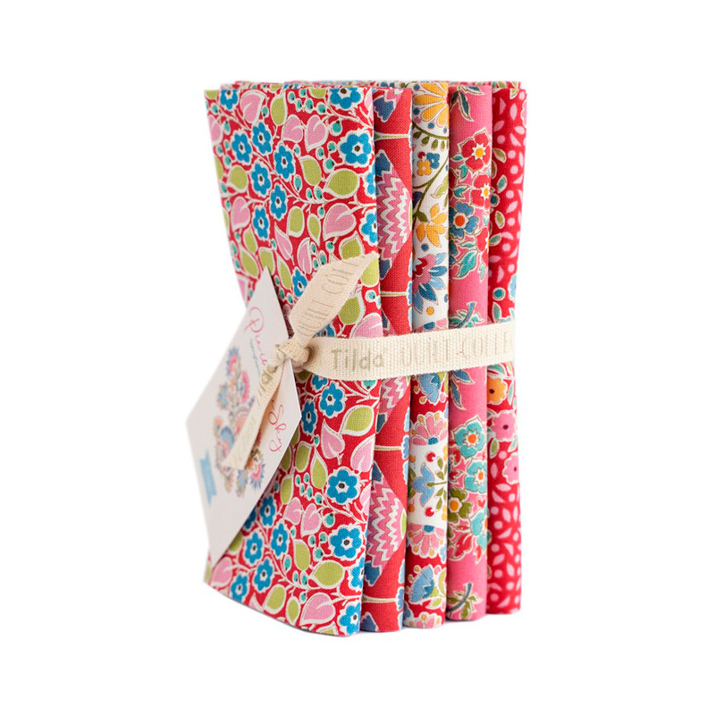 TILDA - 5 FAT QUARTERS PIE IN THE SKY RED/PINK